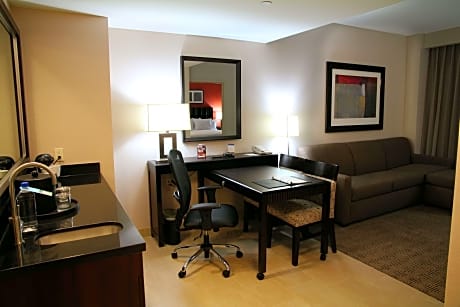 Suite King Size Bed