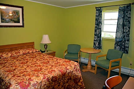 Queen Room - Non-Smoking