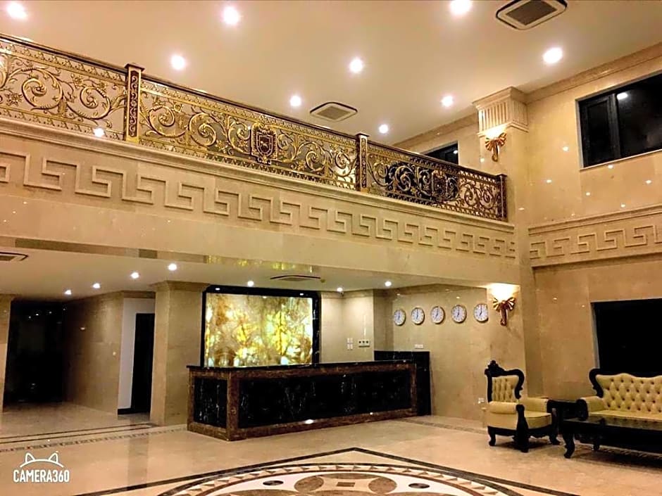 Aaron Riverview Hotel