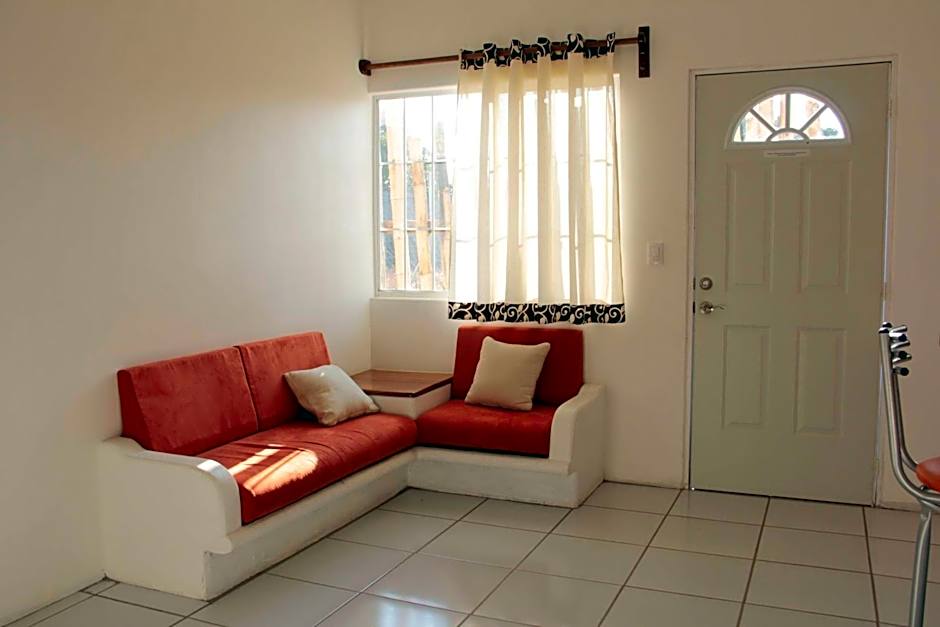 Hotel y Suites Del Paci­fico