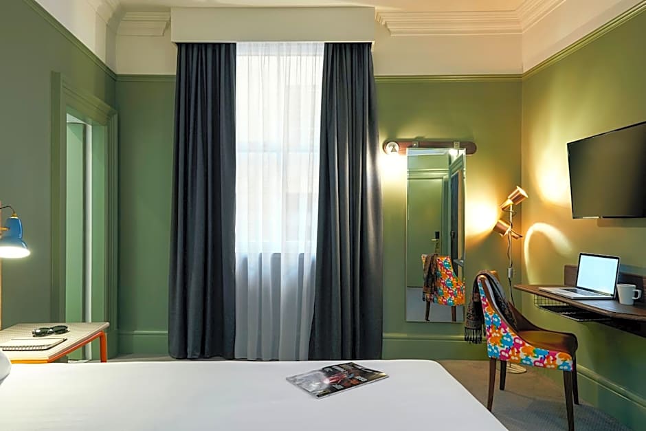 Bristol Grand Hotel By Sunday