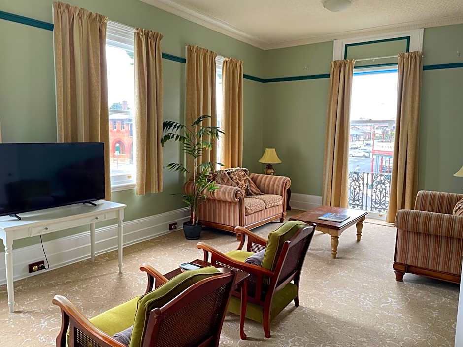 The Bank Guesthouse Glen Innes