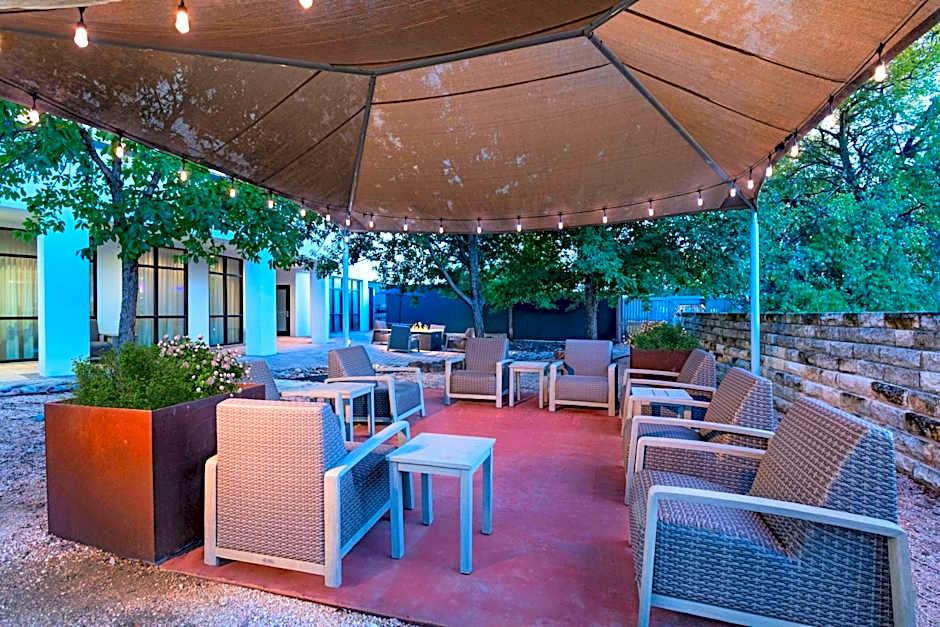 Courtyard by Marriott Austin Airport