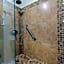 Plantation Hale Suites