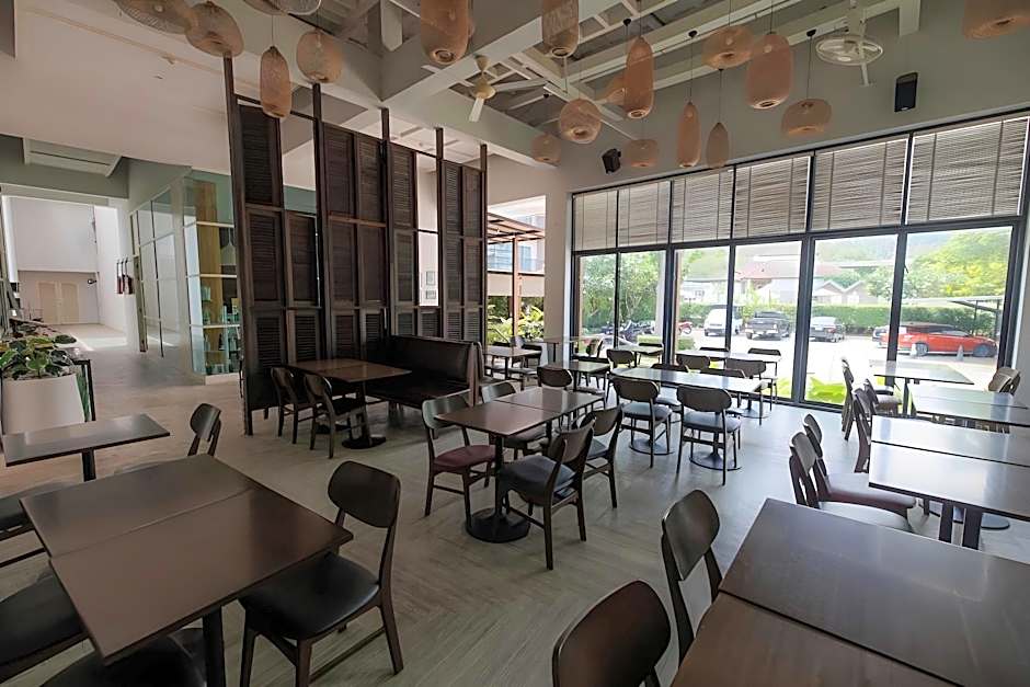 The Melody Phuket Hotel (SHA Plus)