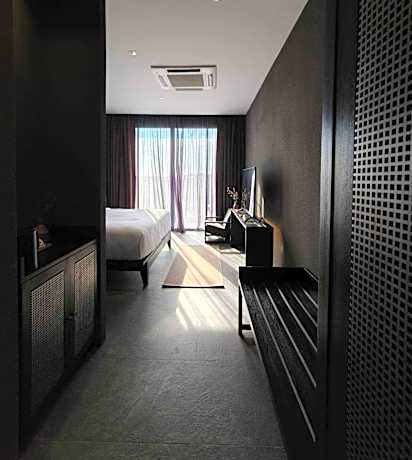 Super King Bed and Mountain View