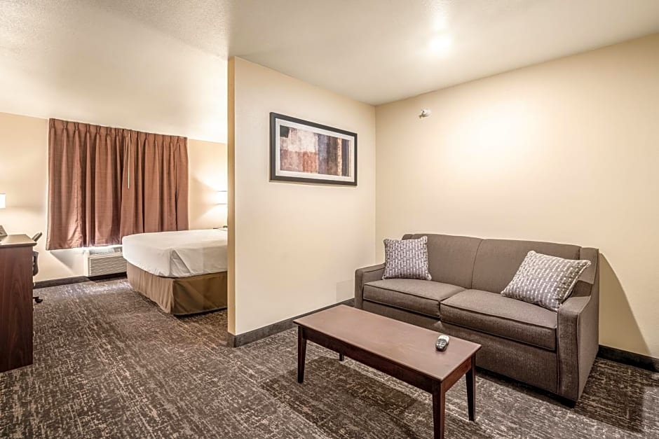 Cobblestone Hotel & Suites - Newport