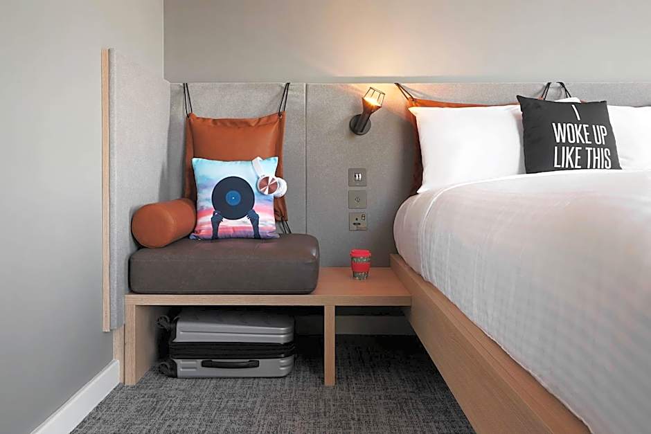 Photo 1 of 13 of 1 Queen Bed with Sofabed