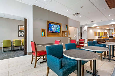Holiday Inn Express & Suites - Carrollton West By IHG