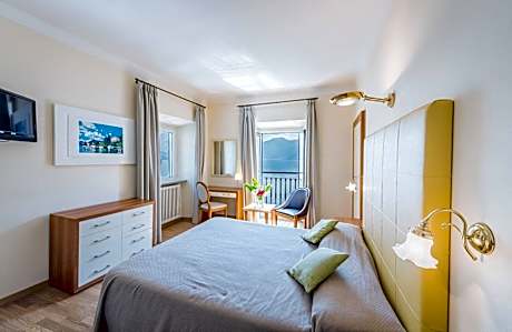 Superior Double Room with Lake View