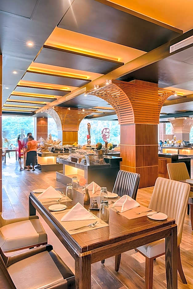 The Golden Crown Hotel