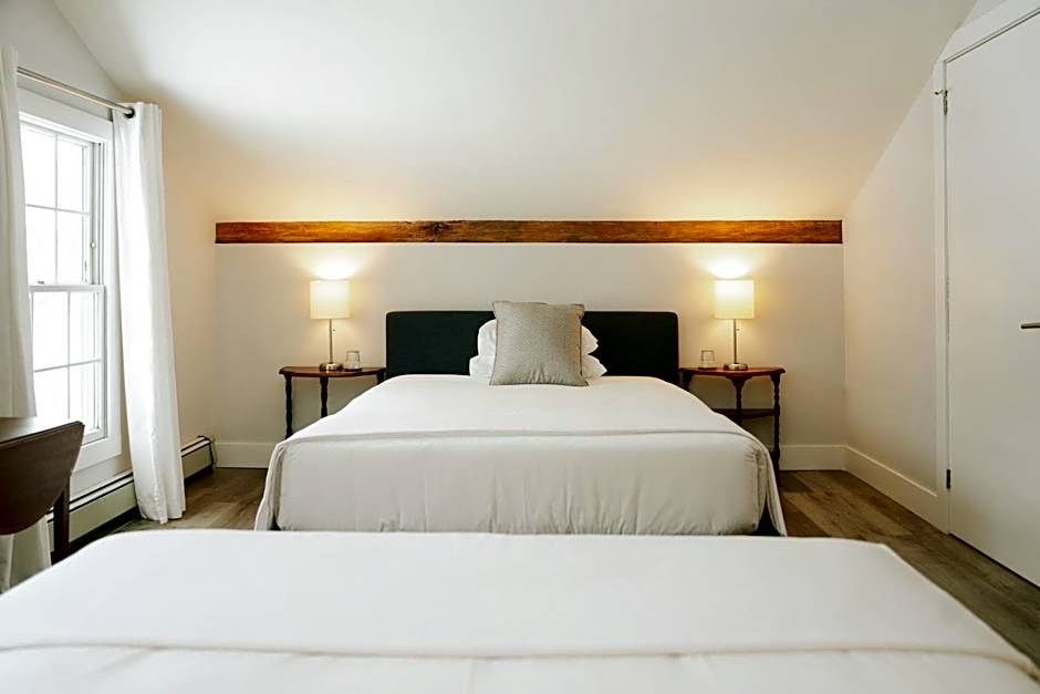 South Landing Inn