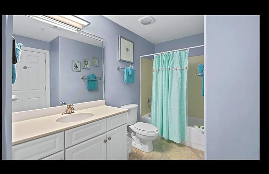 Beautiful Beachfront Views - The Retreat at Emerald Isle