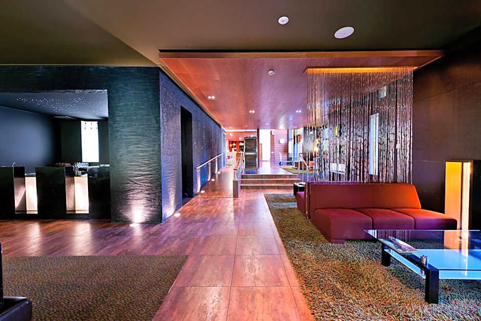 Te Waonui Forest Retreat