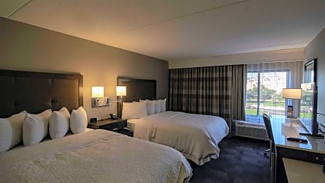 2 QUEEN BEDS MOBILITY ACCESSIBLE W/TUB NONSMK, MICROWV/FRIDGE/HDTV/WORK AREA, FREE WI-FI/HOT BREAKFAST INCLUDED