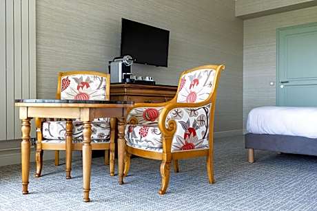 Triple Family Room with Garden View
