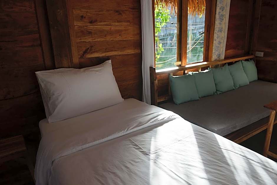 Baan​ Tonlamphu​ Pakpra