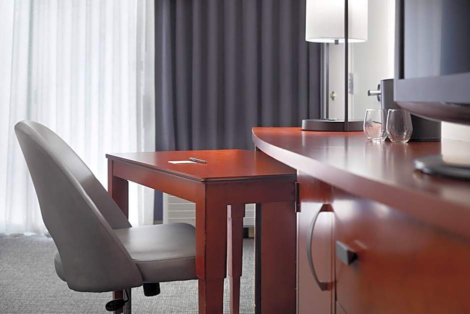 Courtyard by Marriott Raleigh Midtown