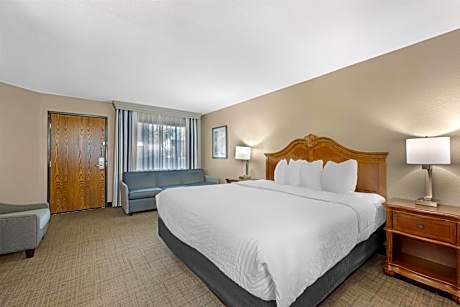 King Room with Sofa Bed - Poolside/First Floor/Non-Smoking