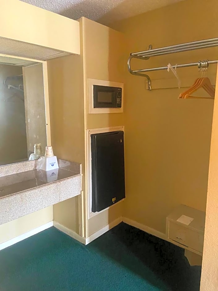 Americas Best Value Inn Meridian