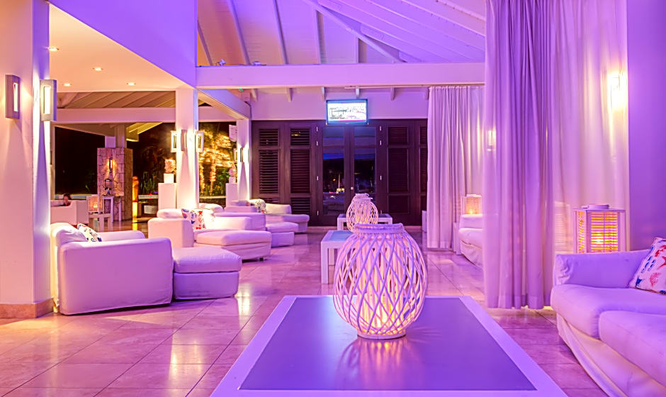 Floris Suite Hotel-Spa and beach Club