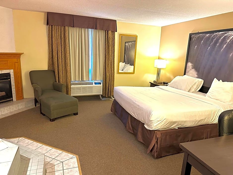 Super 8 by Wyndham Niagara Falls by the Falls