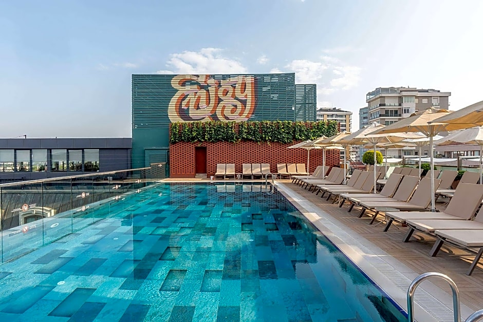 Wyndham Grand Istanbul Kalamis Marina Hotel