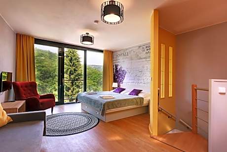 Family Suite with Mountain View
