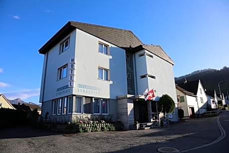 Hotel B&B Stossplatz anytime and easy self Check-in