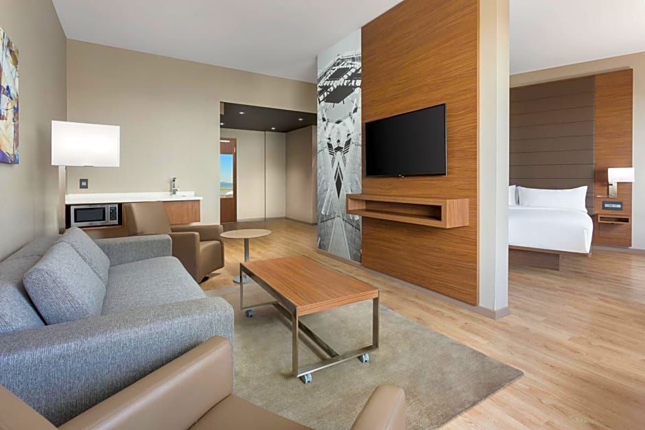 AC Hotel by Marriott San Francisco Airport/Oyster Point Waterfront
