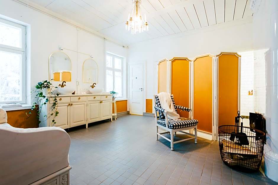 Salaisen Puutarhan Majatalo
