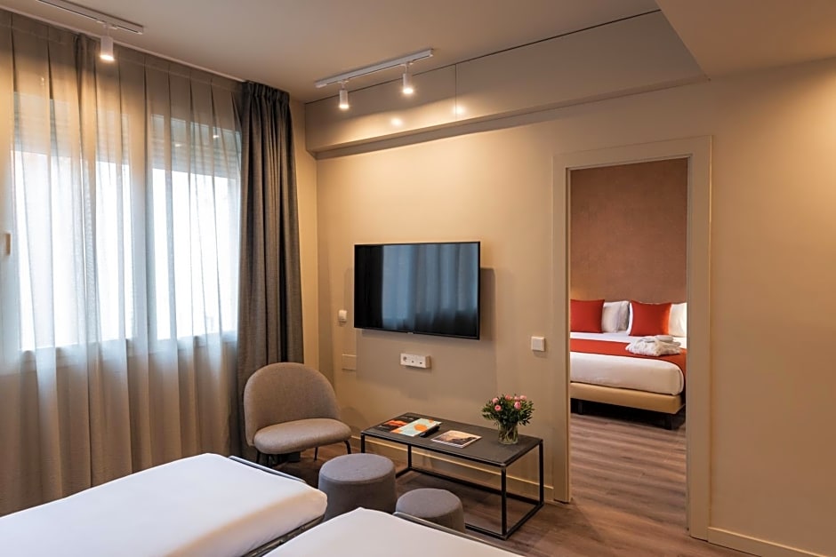 Atenea Rekord Suites
