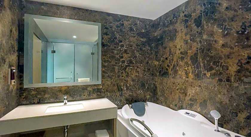 Radisson Hotel Bareilly Airport