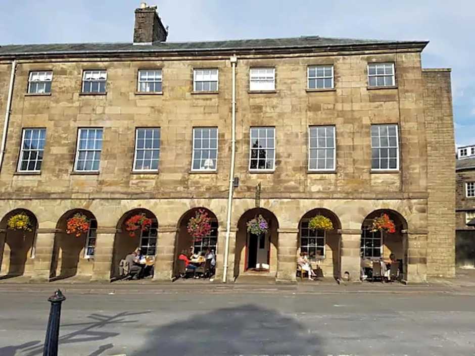 No 6 The Square Tearooms & Accommodation