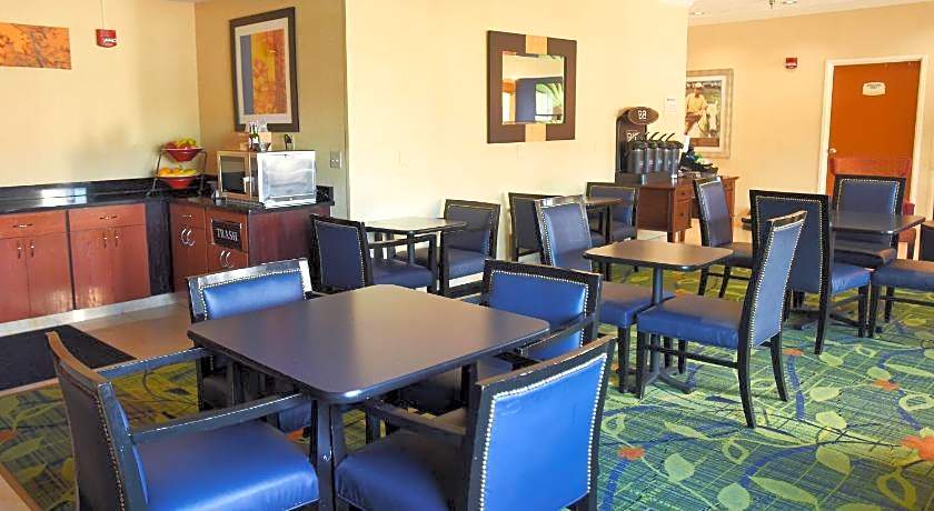 AmericInn by Wyndham Topeka