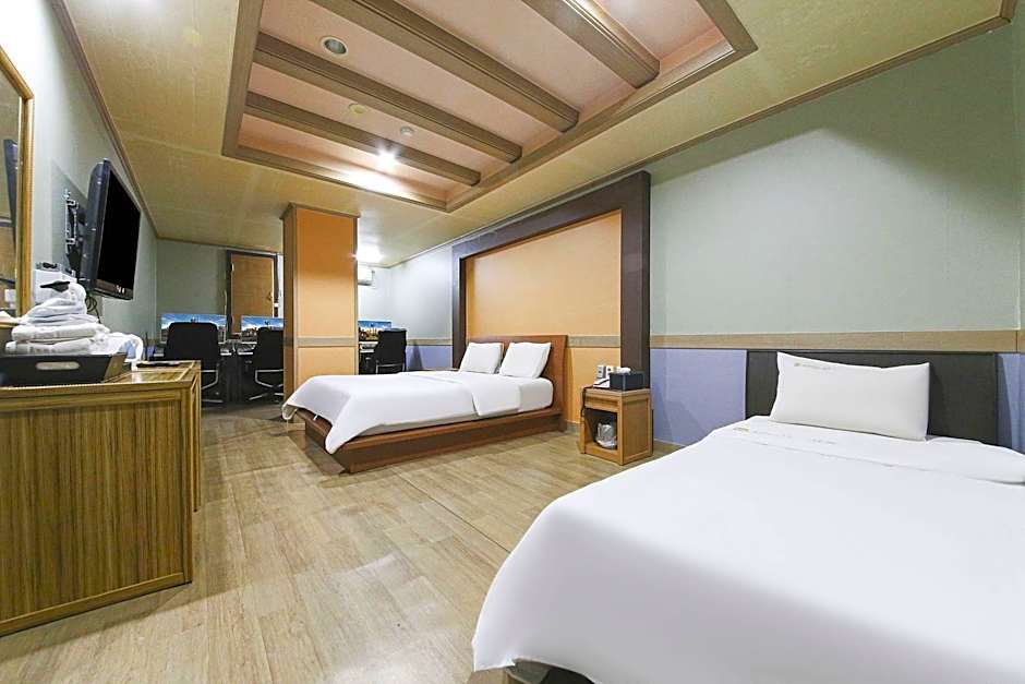 K.S Hotel
