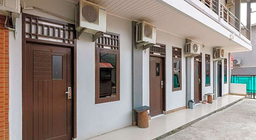 RedDoorz Syariah near Mall Of Serang