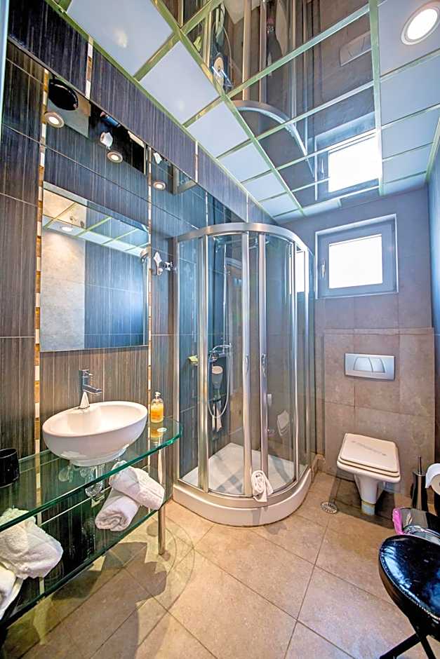 Comfy Boutique Hotel