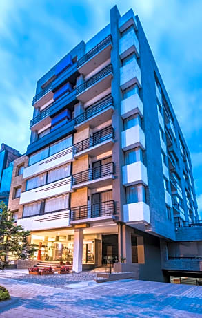 Viaggio Nueve Trez City Suites