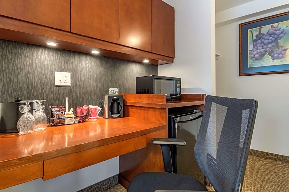 Hotel Penticton, Ascend Hotel Collection