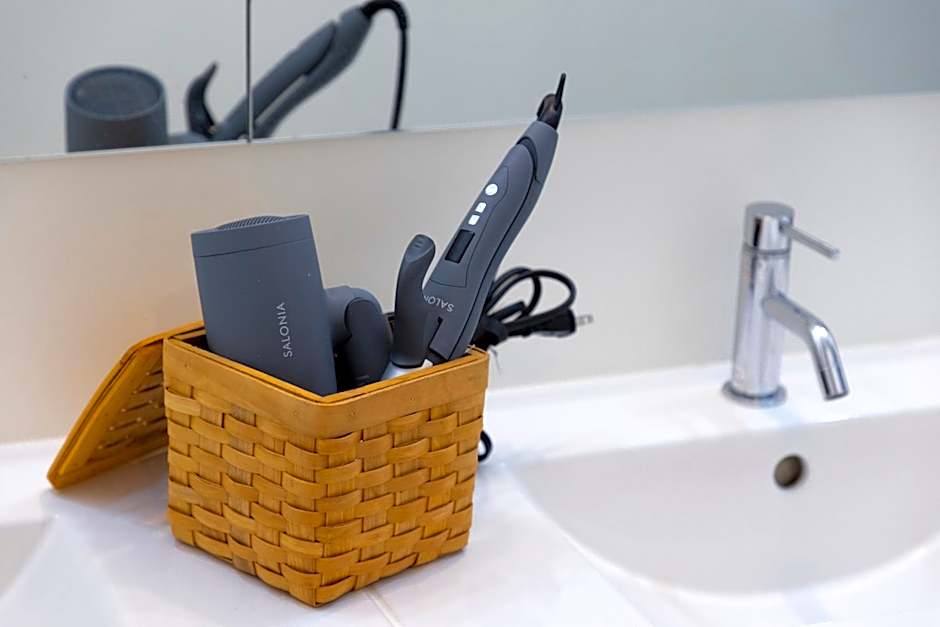 Cafe & Guest House Nagonoya