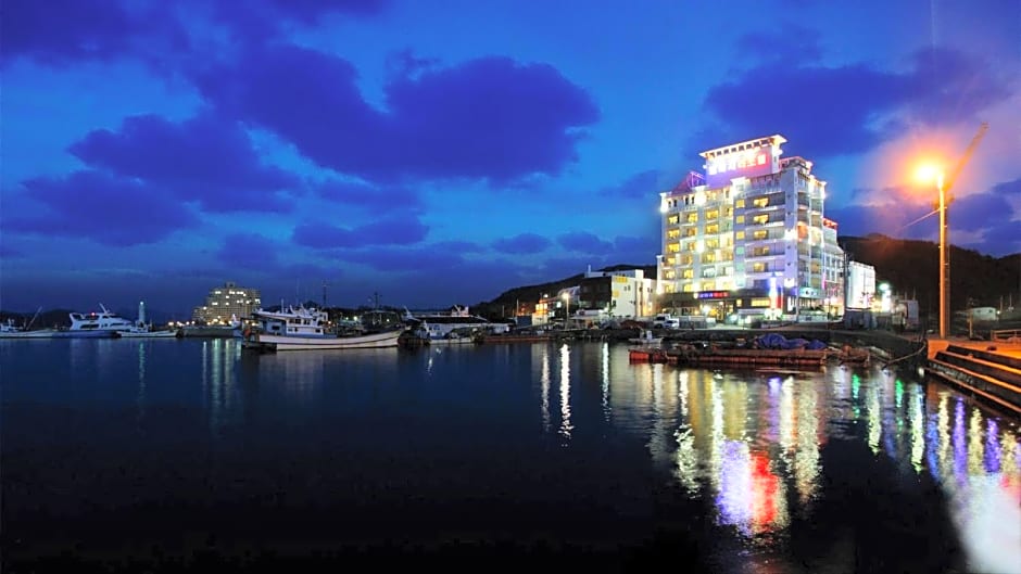 Tongyeong Bay Condo Hotel