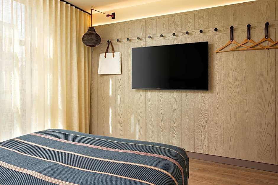 Moxy Madison Downtown