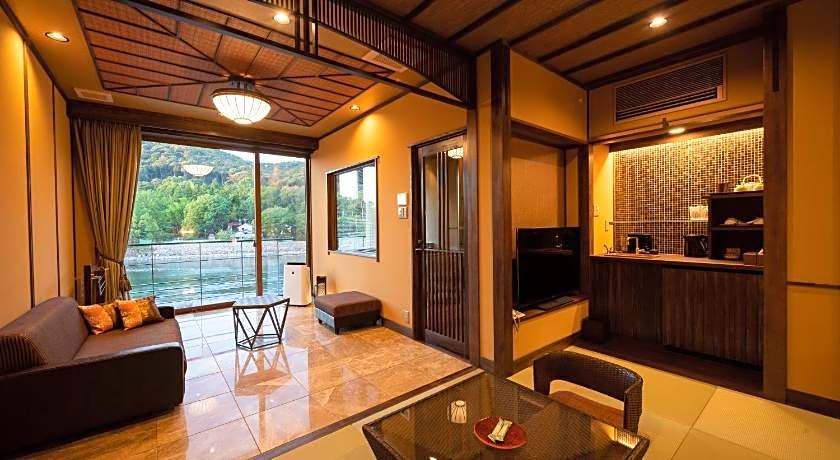 Kyoto Uji Hanayashiki Ukifune-En