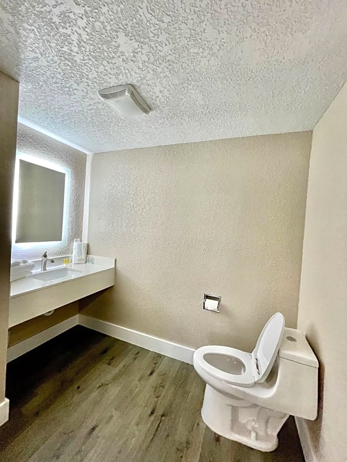 Super 8 by Wyndham Kissimmee-Orlando