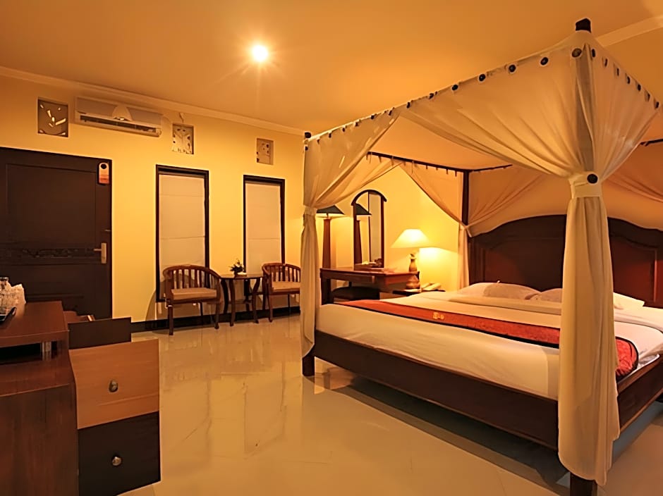 Super OYO Townhouse Oak Maxi Hotel Legian
