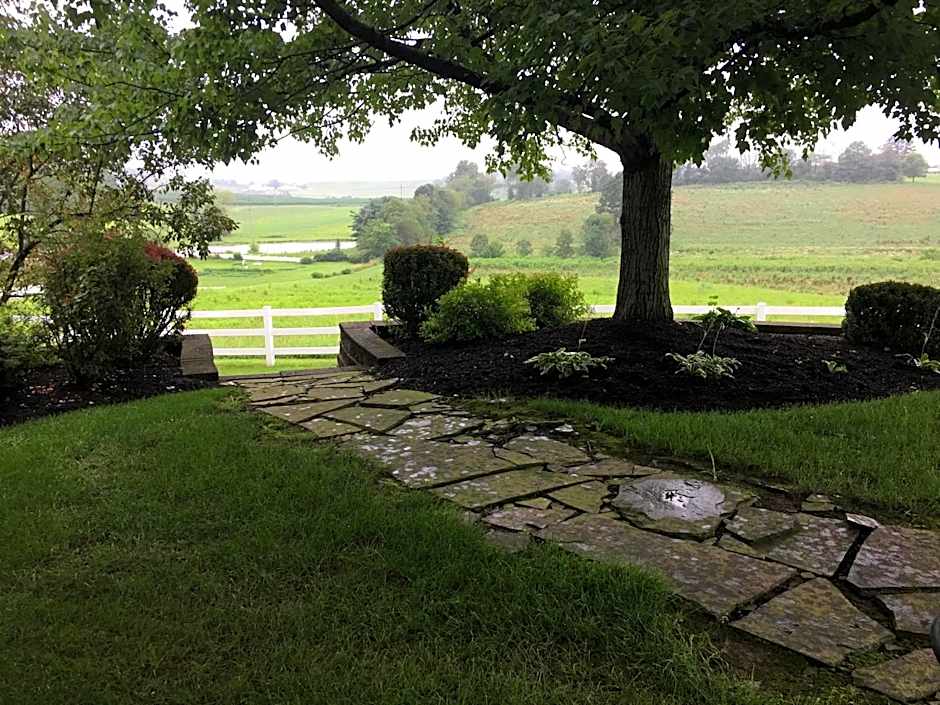 Inn at Amish Door