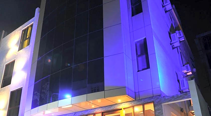 Turquoise Residence by UI