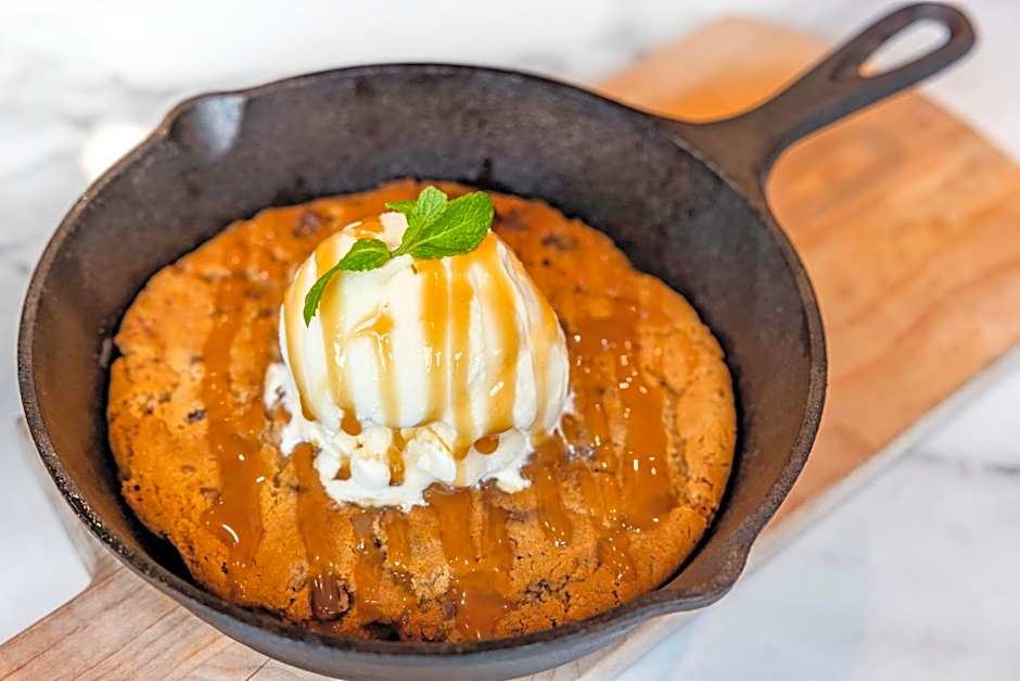 Cambria Hotel Calabasas - Malibu