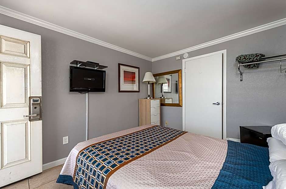 Boardwalk Hotel Charlee & Apartments Beach Hotel Oceanfront